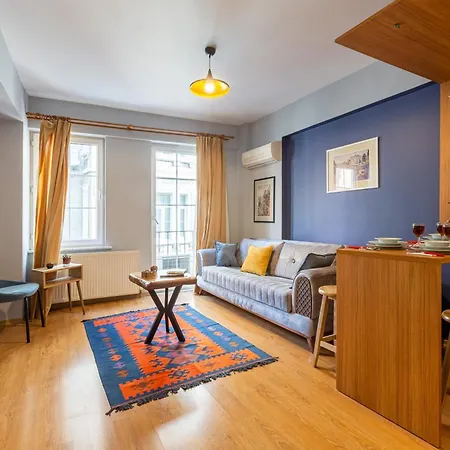 Apartment Port *
