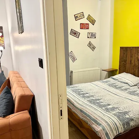 Apartment Port *