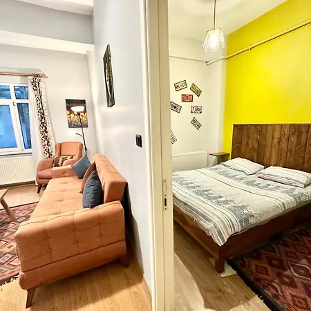 Apartment Port